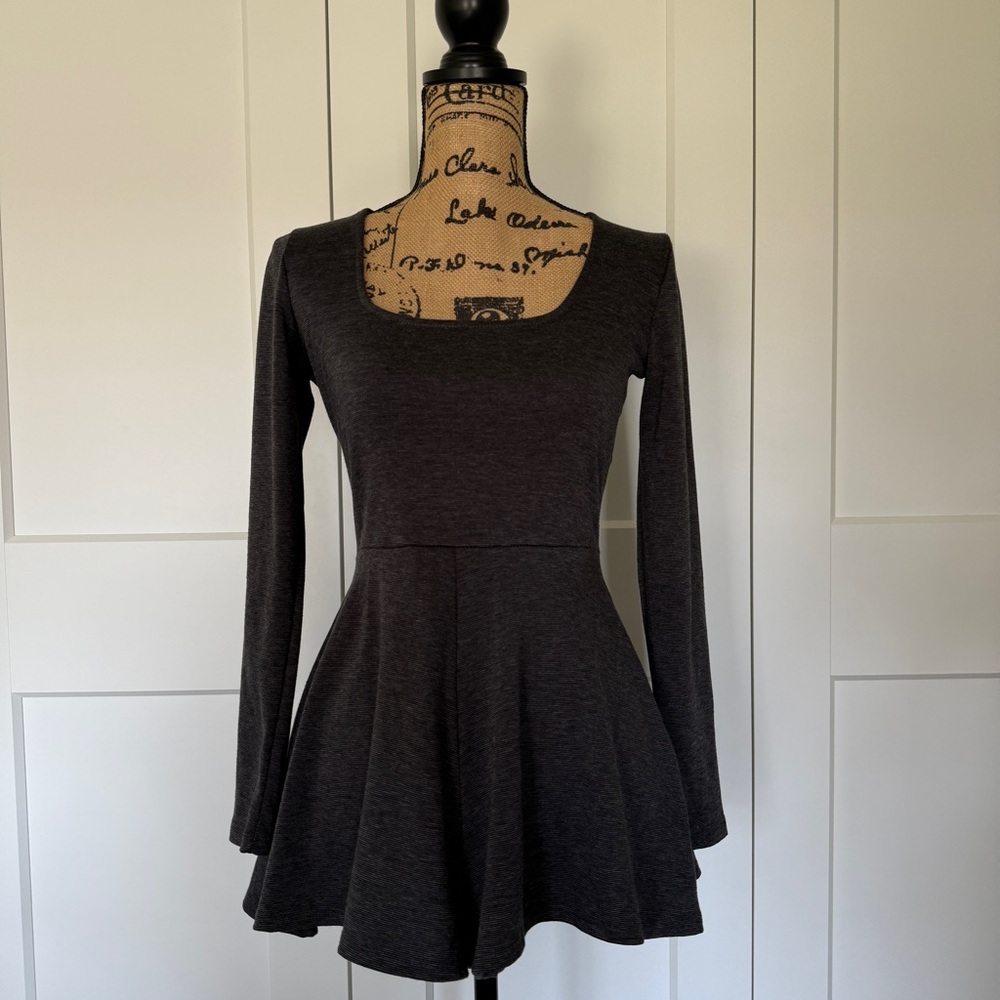 Urban Outfitters Kimchi Blue Long Sleeve Scoop Neck Flared Tunic Top - Charcoal